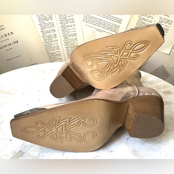 Free People Brayden Western Boots Champagne Metallic Pewter Tip 38 / 8 NWT Rare - Picture 10 of 14